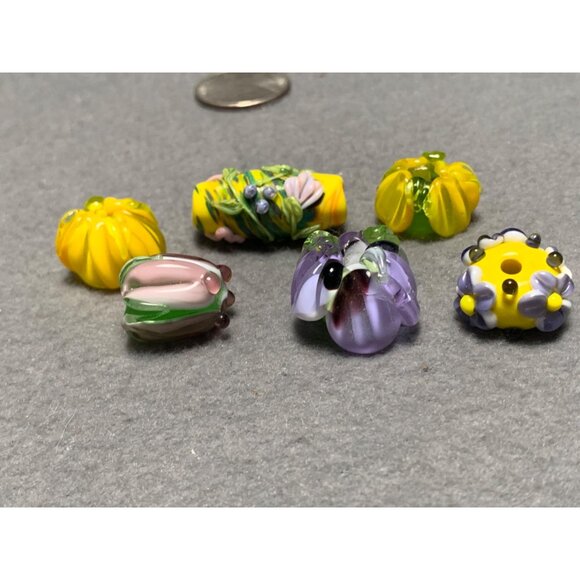 Handmade Glass Lampwork Flower Beads Set of 6 Assorted Colors - Picture 10 of 10